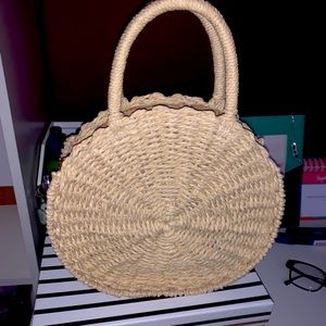 trendy woven bag